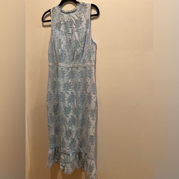 mi ami, Sz Med, Light Blue, Floral Lace Dress - Picture 7 of 9
